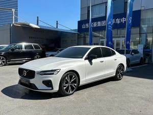 Volvo S60 2023 Гибрид