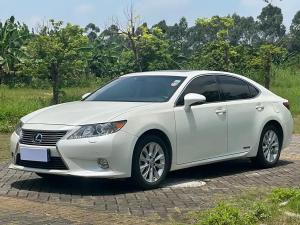 Lexus ES 2013 Гибрид