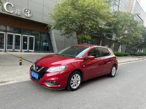 Nissan  Tiida 2018 Бензин