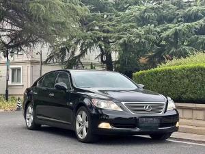 Lexus LS 2009 Бензин