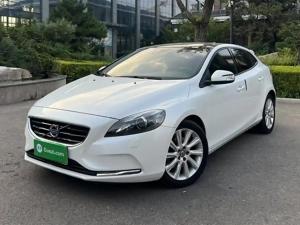 Volvo V40 2015 Бензин