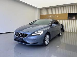 Volvo V40 2018 Бензин