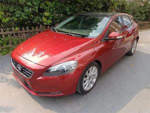 Volvo V40 2015 Бензин