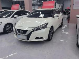 Nissan Bluebird 2023 Бензин