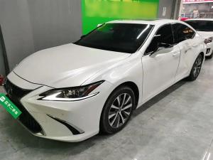 Lexus ES 2021 Бензин