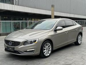 Volvo S60 2015 Бензин