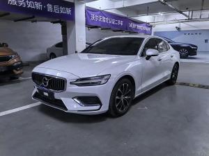 Volvo S60 2021 Бензин