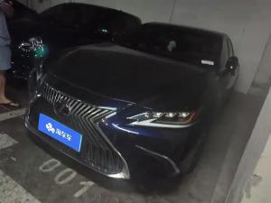 Lexus ES 2021 Гибрид