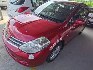 Nissan  Tiida 2009 Бензин