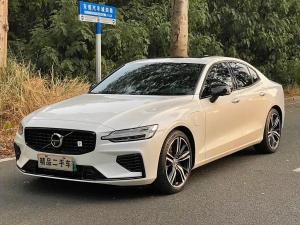 Volvo S60 2021 Подключаемый гибрид