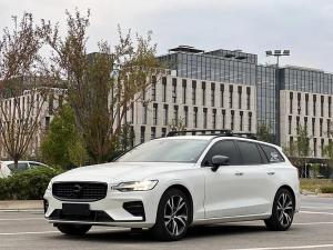 Volvo V60 2020 Бензин