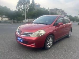 Nissan  Tiida 2008 Бензин