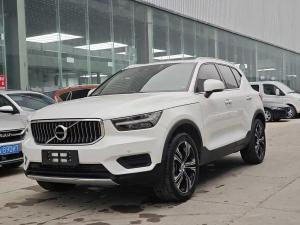 Volvo XC40 2022 Бензин