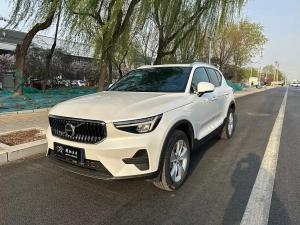Volvo XC40 2023 Гибрид