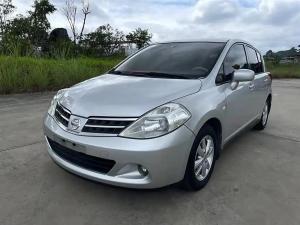 Nissan  Tiida 2008 Бензин