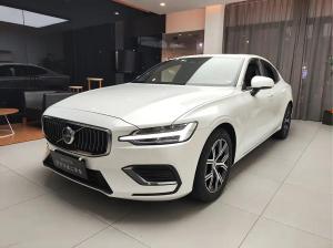 Volvo S60 2023 Гибрид