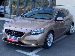 Volvo V40 2014 Бензин
