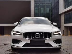 Volvo S60 2021 Бензин