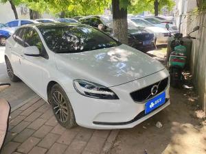 Volvo V40 2019 Бензин