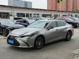Lexus ES 2023 Гибрид