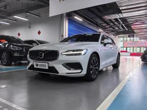 Volvo V60 2024 Гибрид