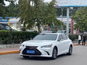 Lexus ES 2023 Бензин