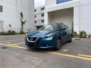 Nissan Bluebird 2016 Бензин