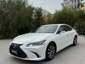 Lexus ES 2021 Бензин