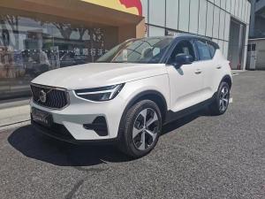 Volvo XC40 2022 Гибрид