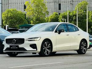 Volvo S60 2023 Гибрид