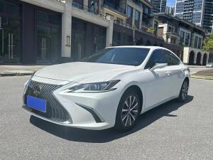 Lexus ES 2021 Бензин