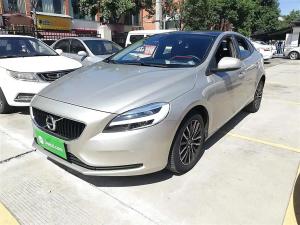 Volvo V40 2018 Бензин