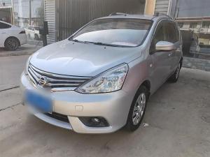 Nissan Livina 2015 Бензин