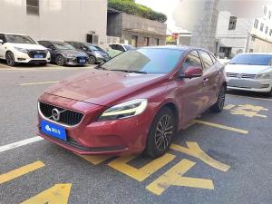 Volvo V40 2018 Бензин