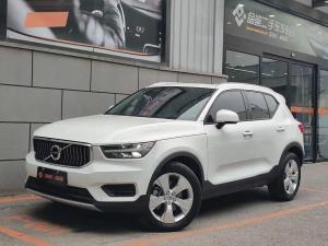 Volvo XC40 2022 Бензин