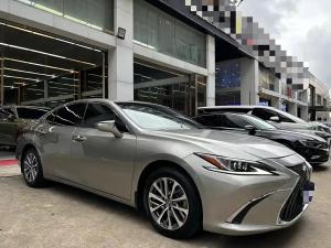 Lexus ES 2023 Бензин