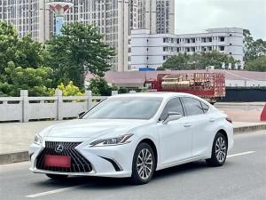 Lexus ES 2023 Гибрид