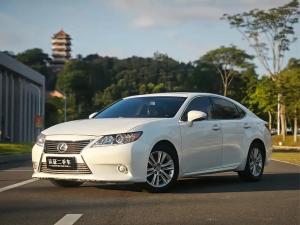 Lexus ES 2013 Гибрид