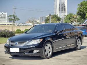 Lexus LS 2011 Бензин