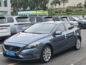 Volvo V40 2013 Бензин