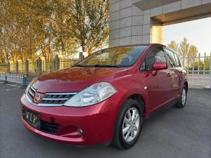 Nissan  Tiida 2009 Бензин
