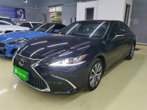 Lexus ES 2021 Бензин