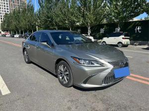Lexus ES 2023 Гибрид