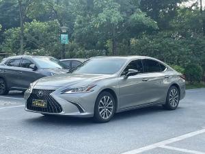 Lexus ES 2022 Бензин