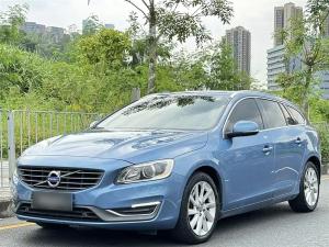 Volvo V60 2015 Бензин
