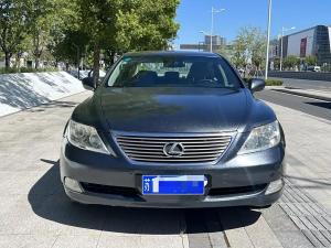 Lexus LS 2008 Бензин