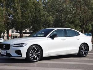 Volvo S60 2024 Гибрид