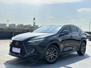 Lexus NX 2022 Бензин