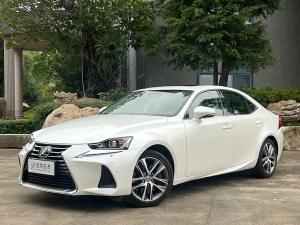 Lexus IS 2018 Бензин