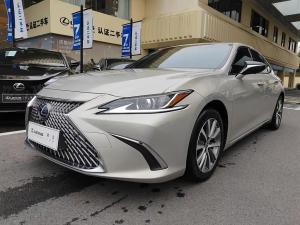 Lexus ES 2021 Гибрид